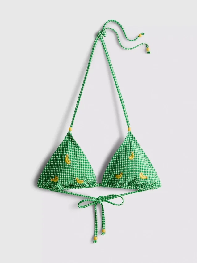 Top de biquíni triangular com padrão xadrez e banana