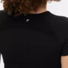 Top de desempenho sem costuras, de manga curta