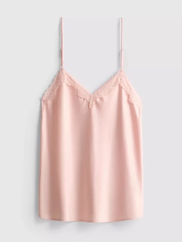 Top de pijama em renda acetinada da The Edit