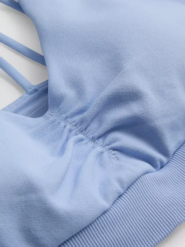 Top desportivo curto sem costuras com alças