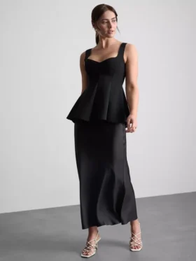 Top peplum em crepe com decote em forma de coração