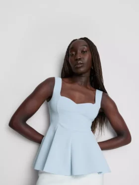 Top peplum em crepe com decote em forma de coração