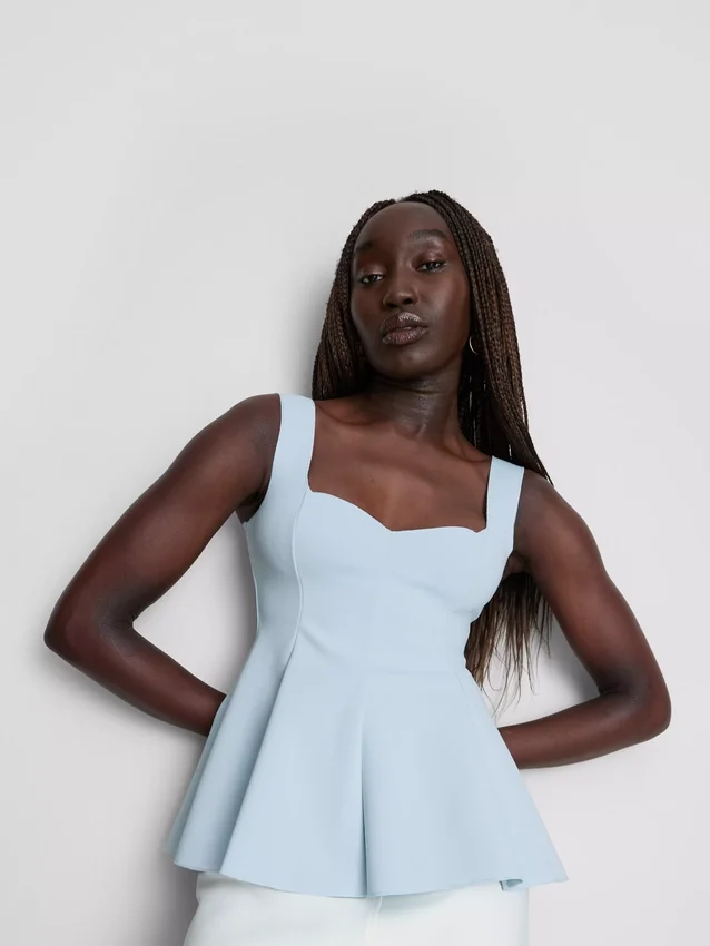 Top peplum em crepe com decote em forma de coração
