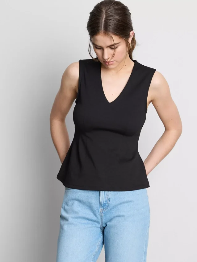 Top sem mangas com peplum e decote em V