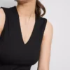 Top sem mangas com peplum e decote em V