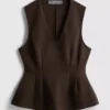 Top sem mangas com peplum e decote em V