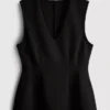Top sem mangas com peplum e decote em V