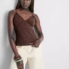 Top tipo babydoll com decote em V