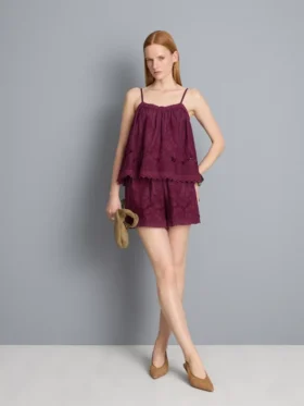 Top tipo cami de algodão com bordado floral