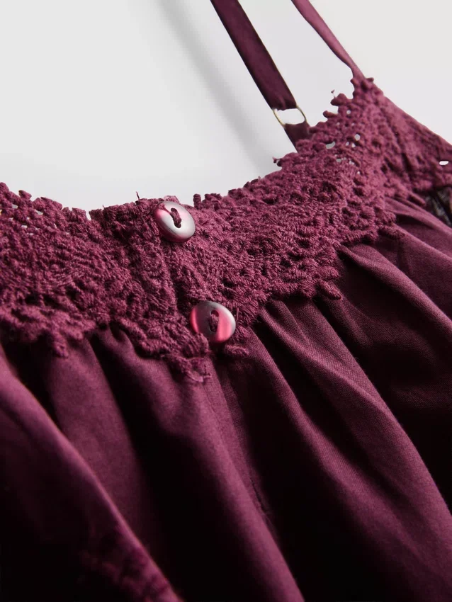 Top tipo cami de algodão com bordado floral