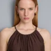 Top trapézio com decote halter texturado