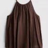 Top trapézio com decote halter texturado
