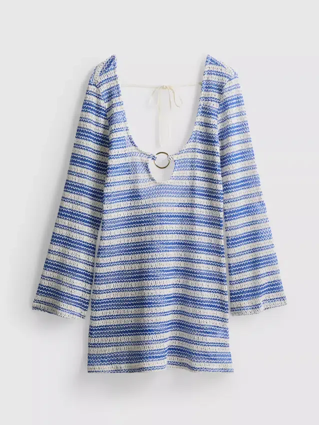 Vestido de praia com riscas em croché e anéis em O