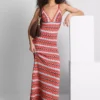 Vestido maxi com decote em V em croché da Paula Echevarría