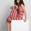 Vestido maxi com decote em V em croché da Paula Echevarría