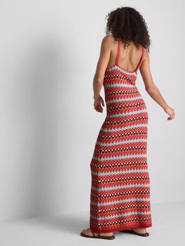 Vestido maxi com decote em V em croché da Paula Echevarría
