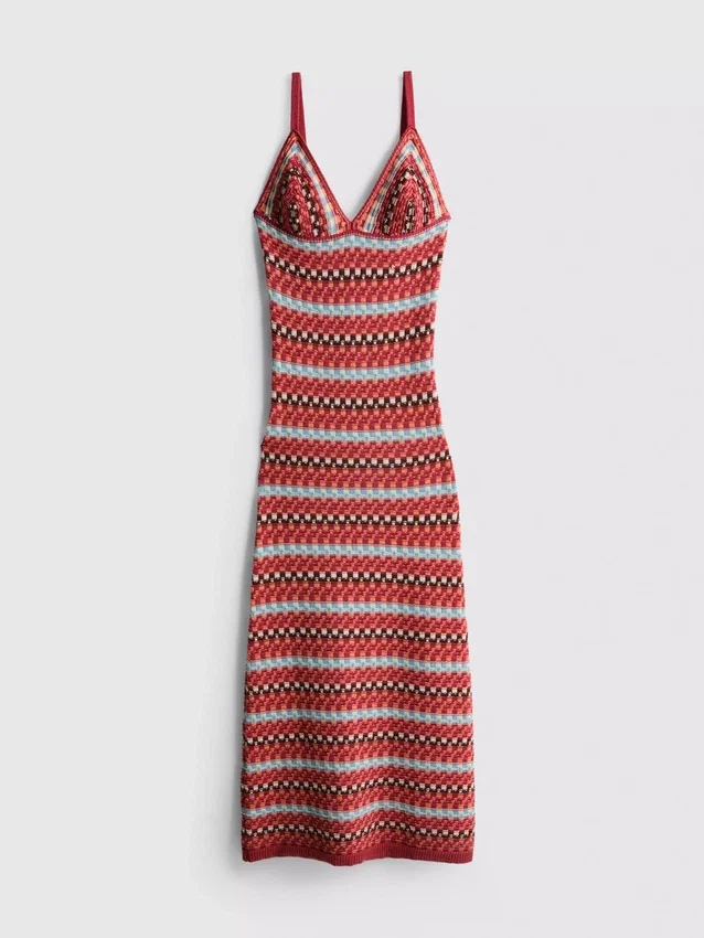 Vestido maxi com decote em V em croché da Paula Echevarría