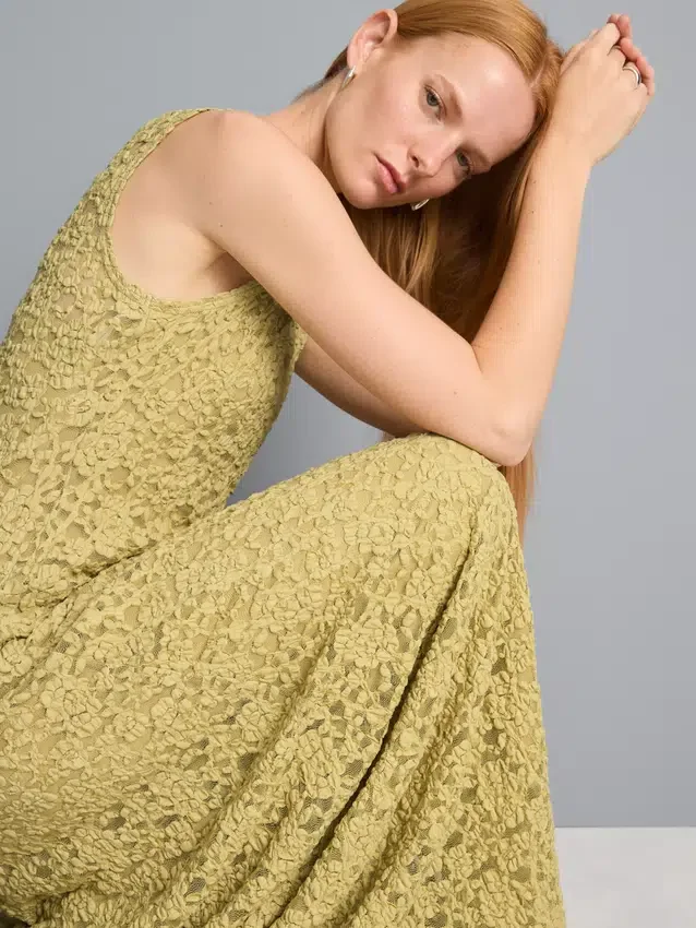 Vestido maxi de renda elástica