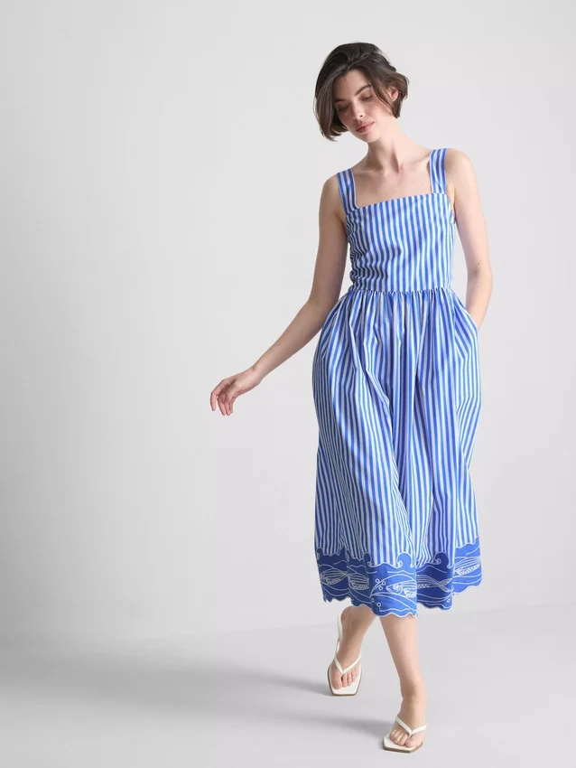 Vestido maxi listrado com bordados