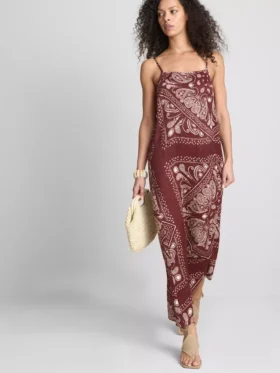 Vestido midi coluna com padrão paisley da Paula Echevarría
