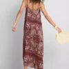 Vestido midi coluna com padrão paisley da Paula Echevarría