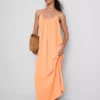 Vestido midi com alças