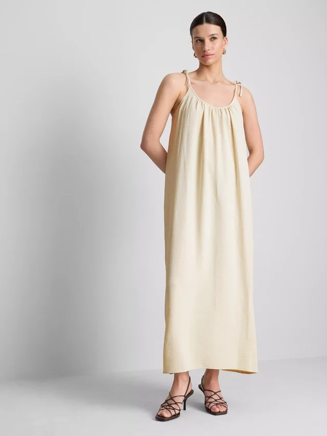 Vestido midi com alças