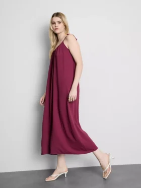 Vestido midi com alças