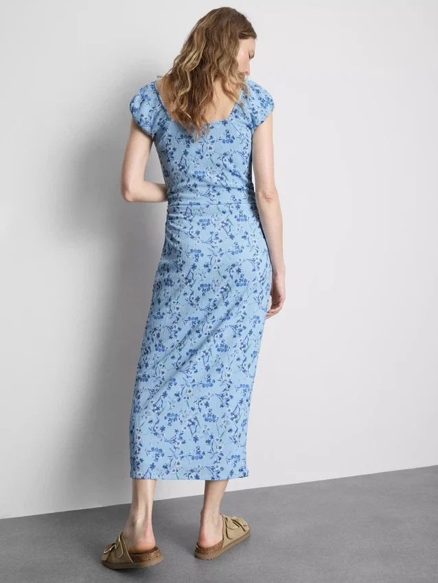 Vestido midi com decote em coração e efeito enrugado