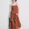 Vestido midi com folhos em camadas