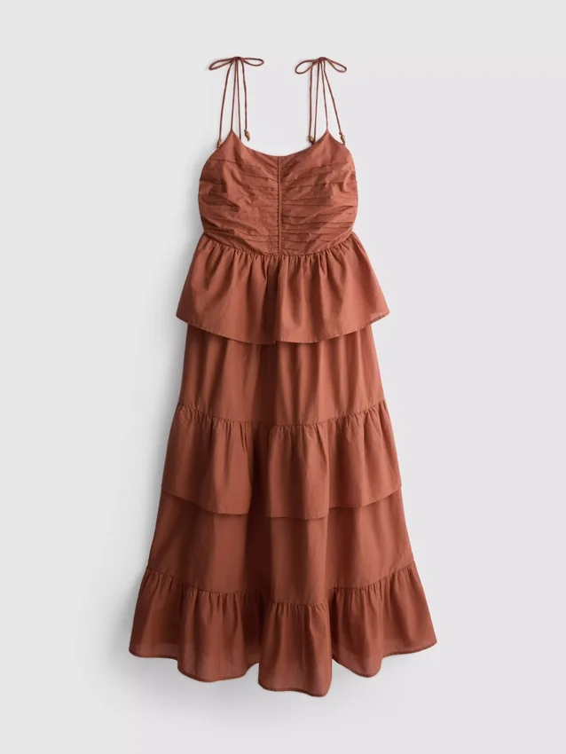 Vestido midi com folhos em camadas