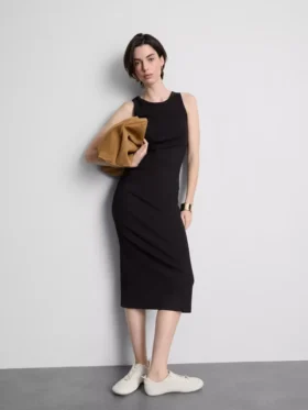 Vestido midi com sutiã incorporado em malha canelada