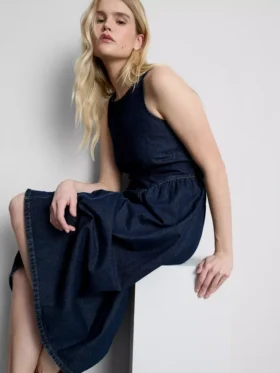 Vestido midi de ganga de algodão com cintura descida