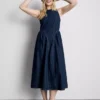 Vestido midi de ganga de algodão com cintura descida