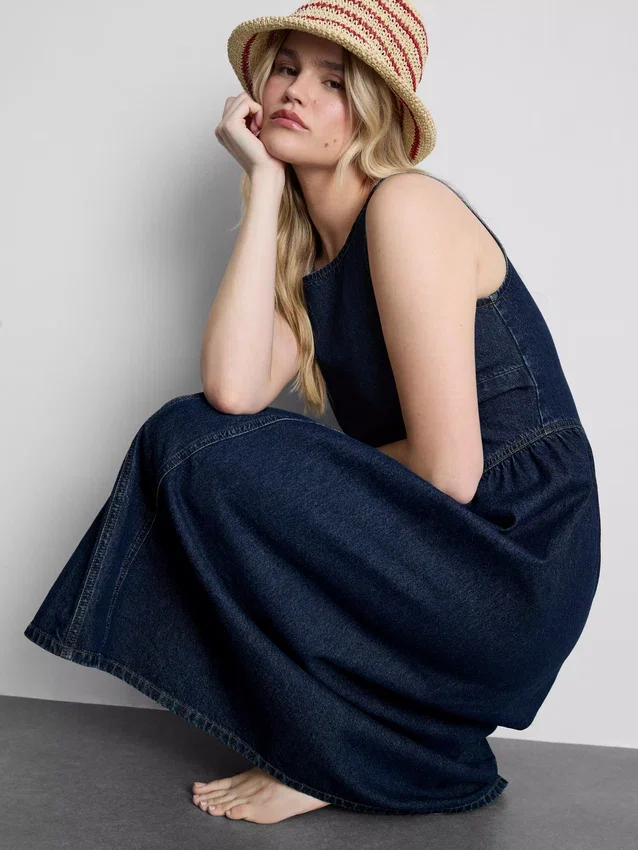 Vestido midi de ganga de algodão com cintura descida