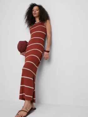 Vestido midi-longo justo sem mangas da Paula Echevarría