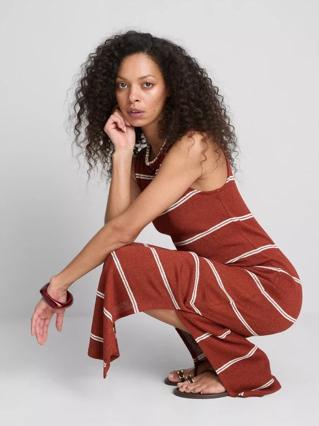 Vestido midi-longo justo sem mangas da Paula Echevarría