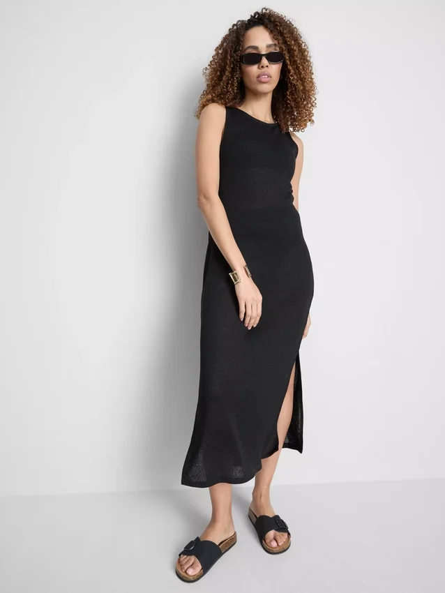 Vestido midi-longo justo sem mangas da Paula Echevarría