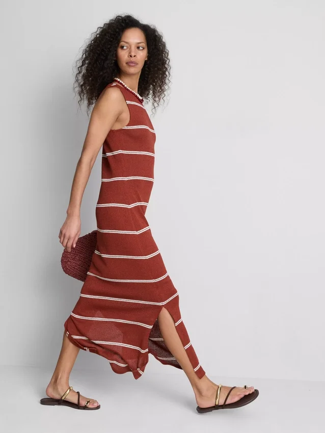 Vestido midi-longo justo sem mangas da Paula Echevarría