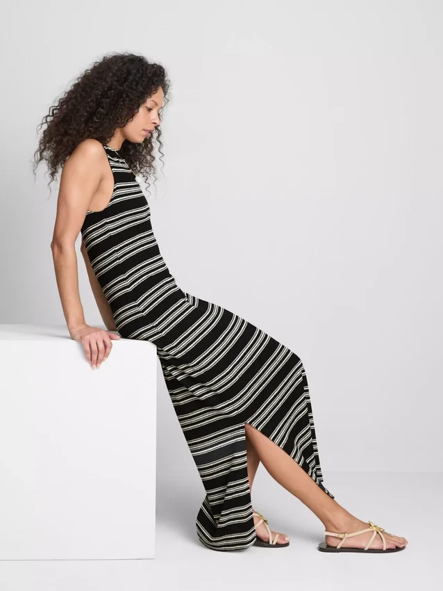 Vestido midi-longo justo sem mangas da Paula Echevarría