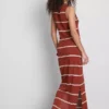 Vestido midi-longo justo sem mangas da Paula Echevarría