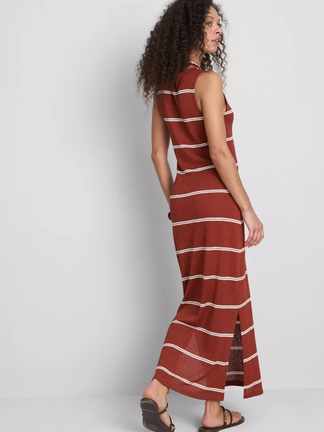 Vestido midi-longo justo sem mangas da Paula Echevarría