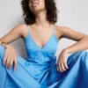 Vestido midi tipo espartilho com alças de algodão