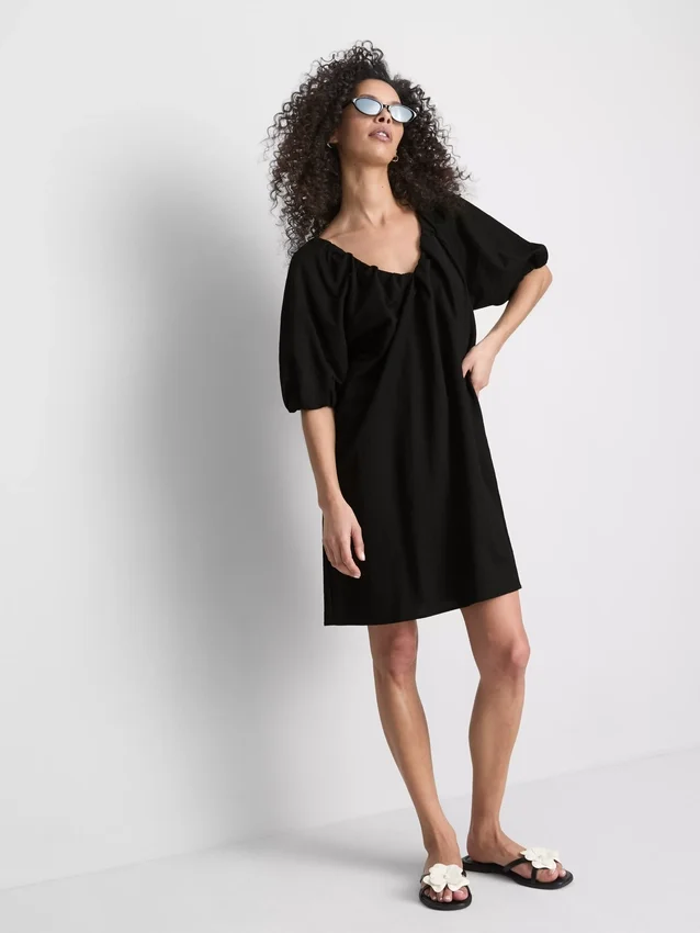 Vestido mini com mangas bufantes