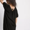 Vestido mini com mangas bufantes