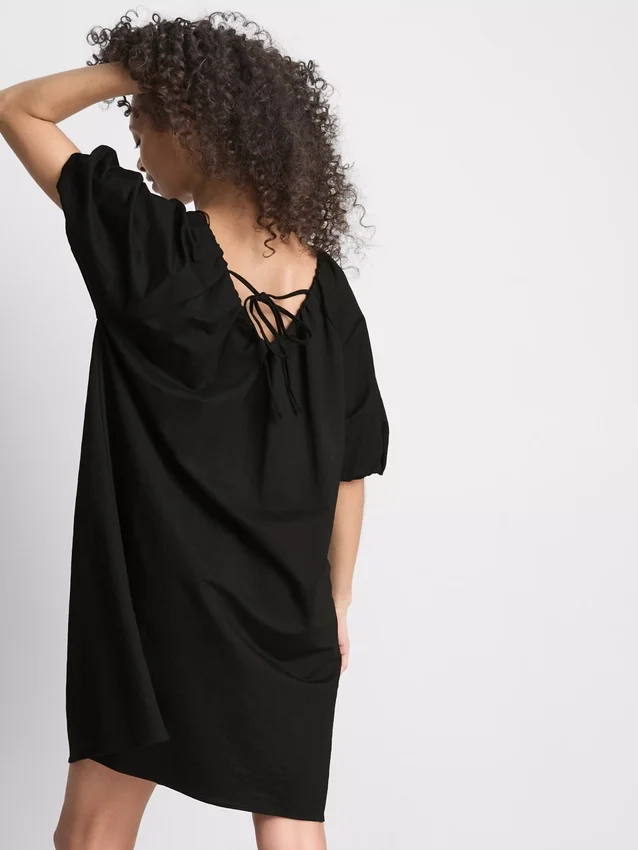 Vestido mini com mangas bufantes