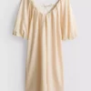 Vestido mini com mangas bufantes