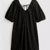 Vestido mini com mangas bufantes