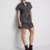 Vestido mini de camisa às riscas em camadas