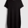 Vestido mini tipo t-shirt justo com canelado